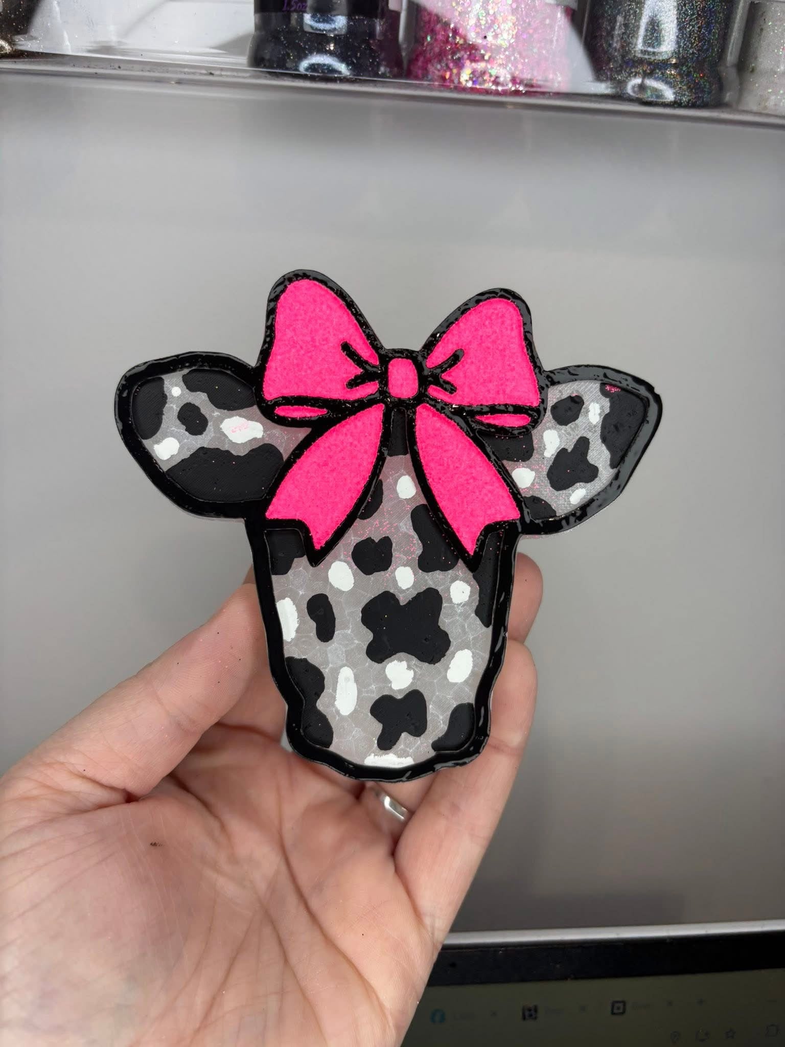 Cow head with bow